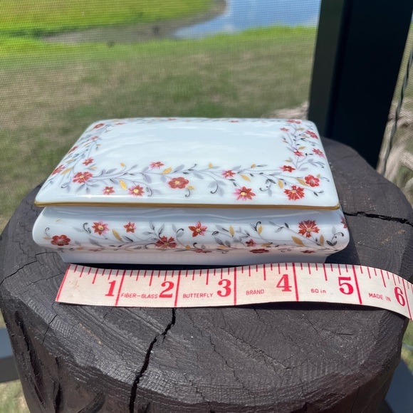 Floral Jewelry Box with Red and Gold Accents - Picture 7 of 9